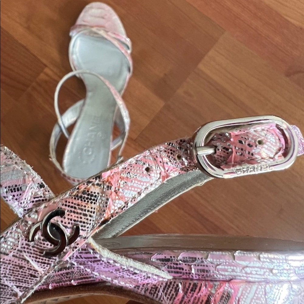 Chanel Multi-color Metallic Open Toe Snakeskin Slingback Silver Sandals Size 38 - Picture 15 of 15